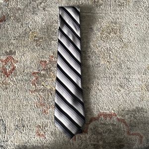 Men’s neck tie.